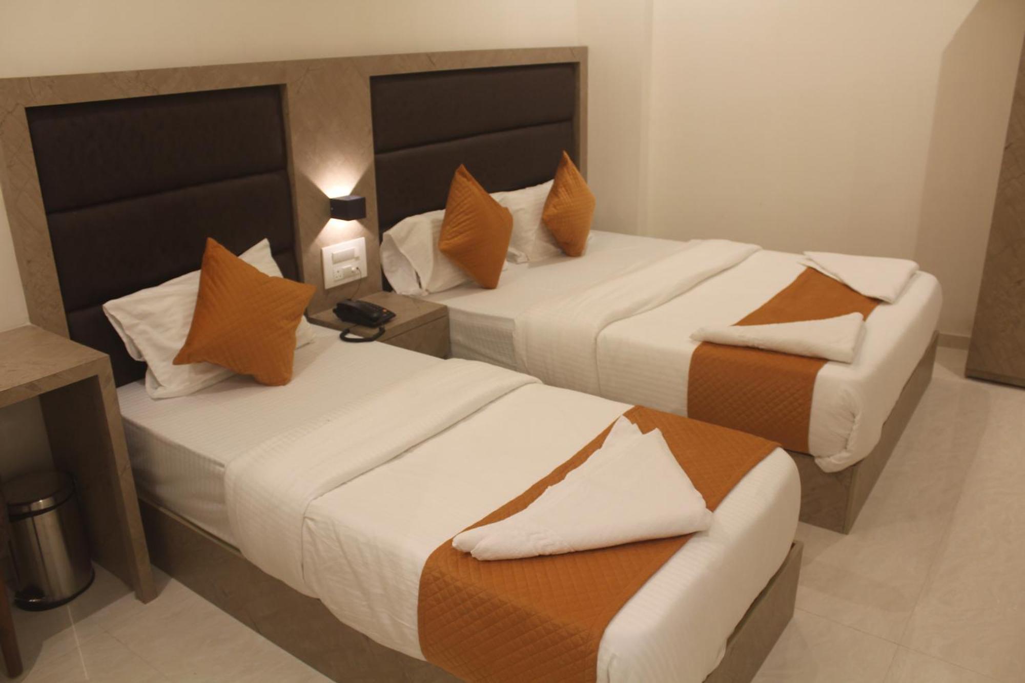 Hotel Metro Inn Mumbai Bagian luar foto