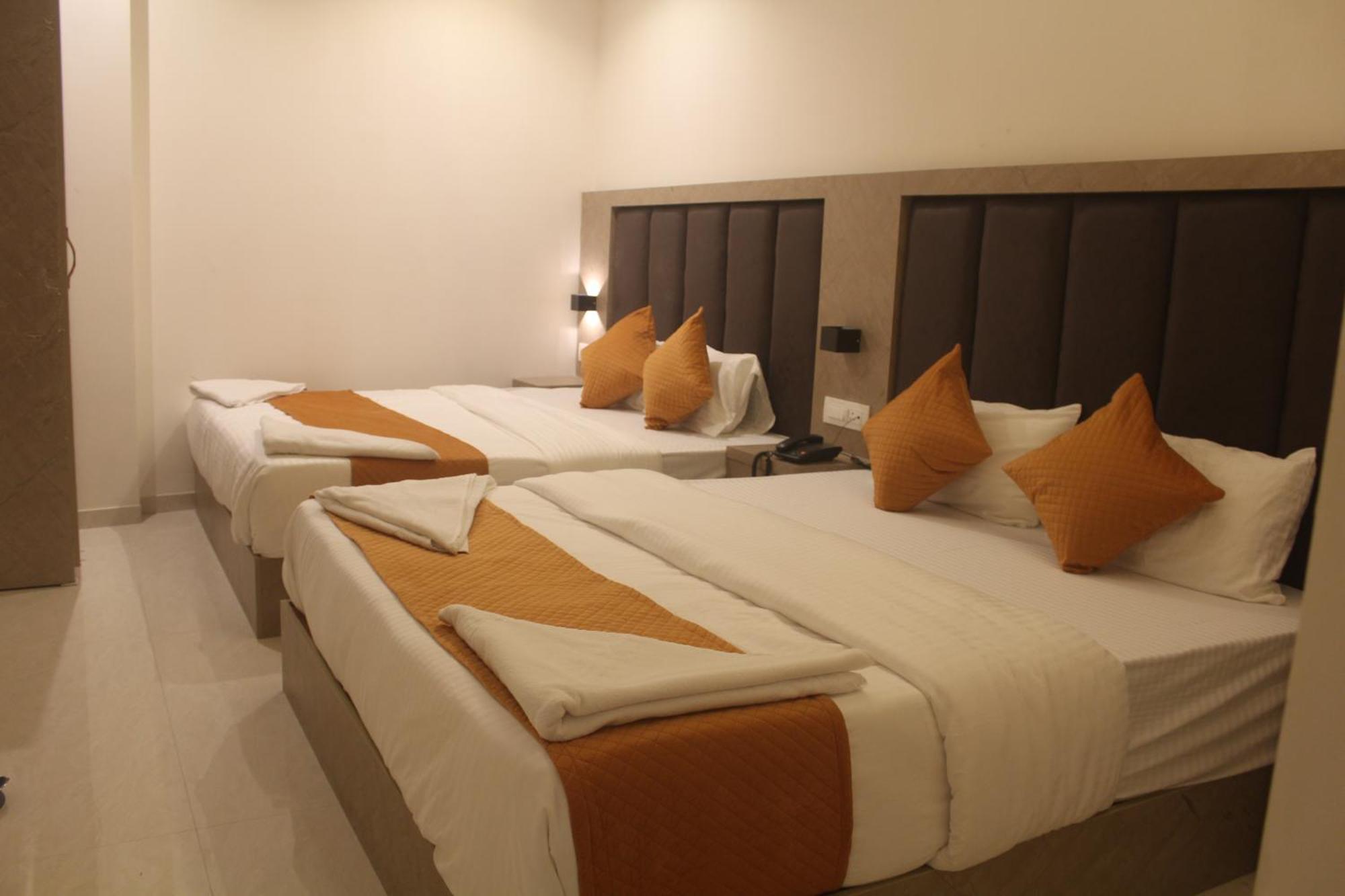 Hotel Metro Inn Mumbai Bagian luar foto