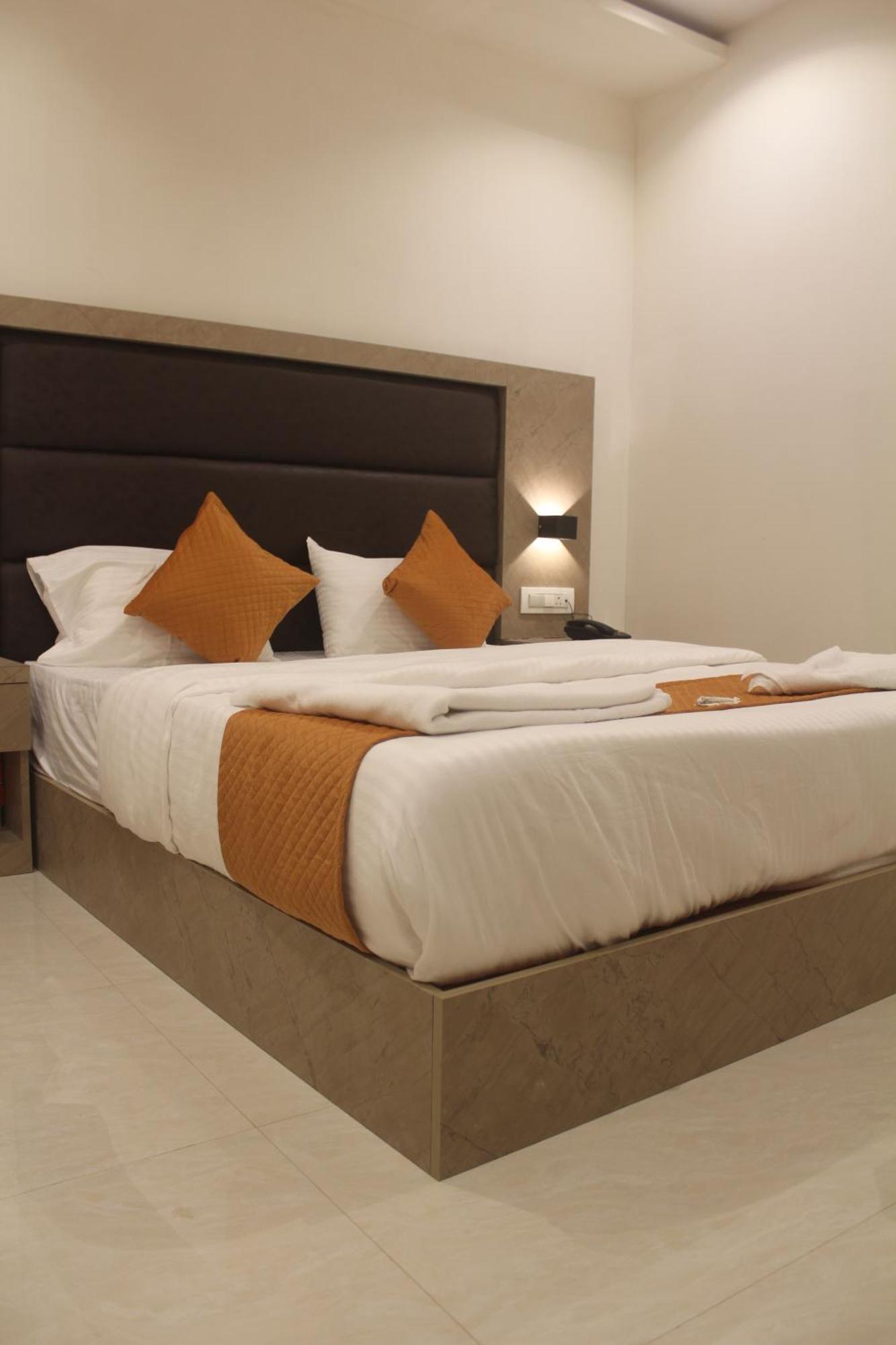 Hotel Metro Inn Mumbai Bagian luar foto