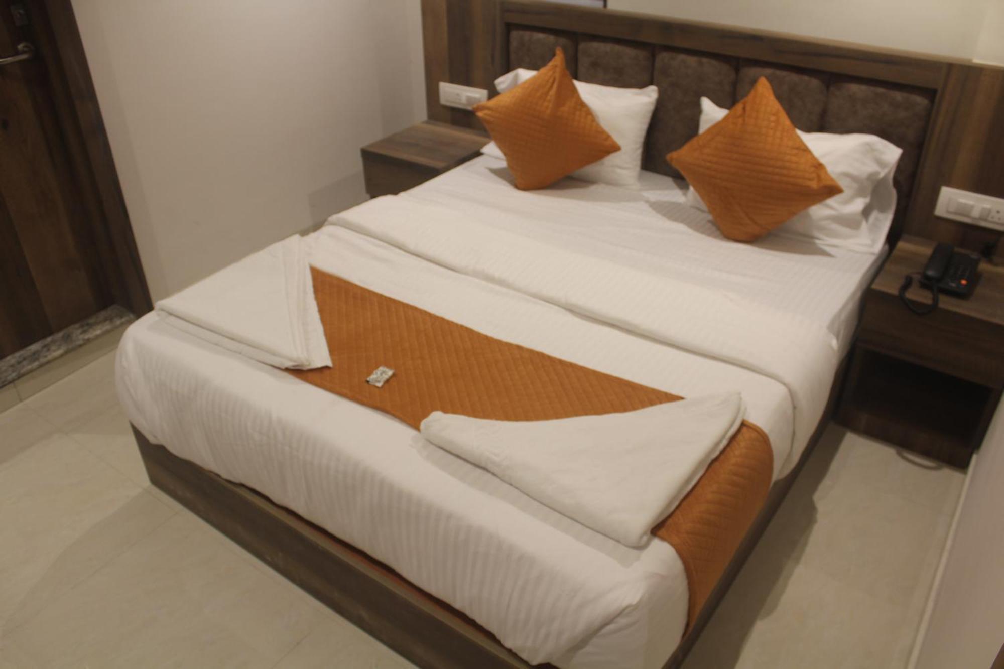 Hotel Metro Inn Mumbai Bagian luar foto