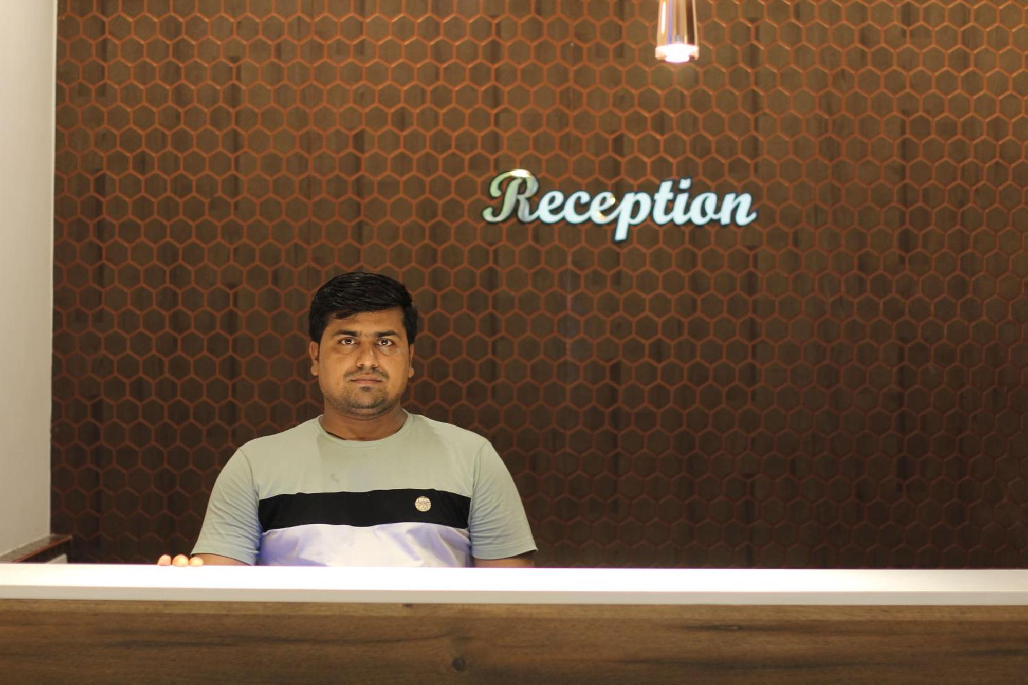Hotel Metro Inn Mumbai Bagian luar foto