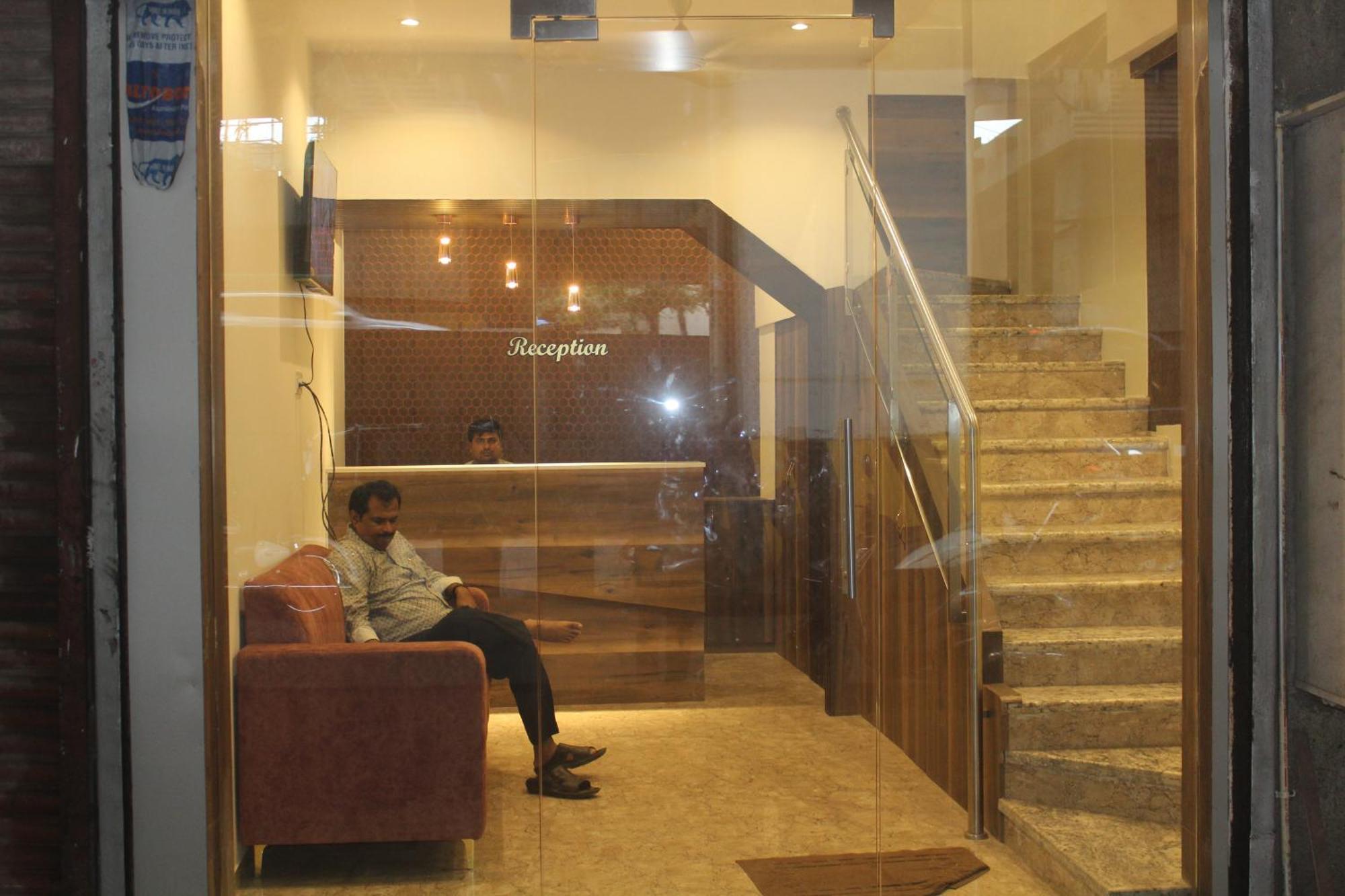 Hotel Metro Inn Mumbai Bagian luar foto