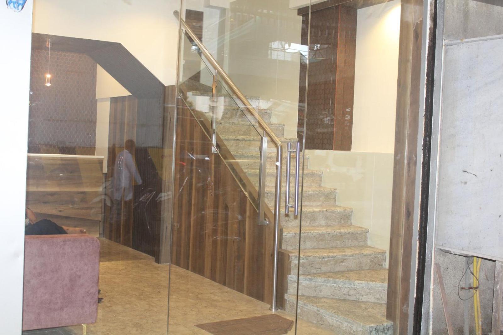 Hotel Metro Inn Mumbai Bagian luar foto