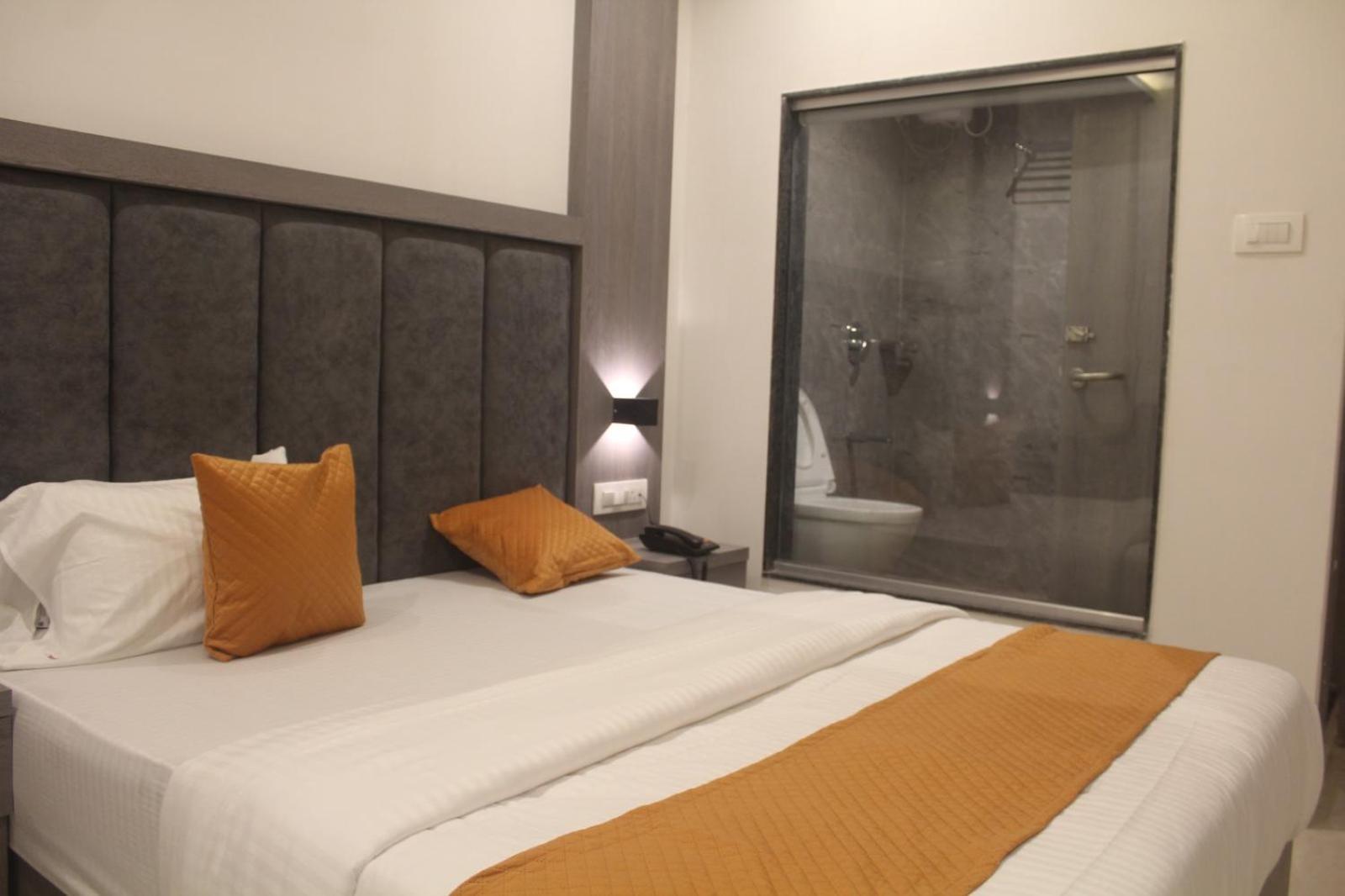 Hotel Metro Inn Mumbai Bagian luar foto