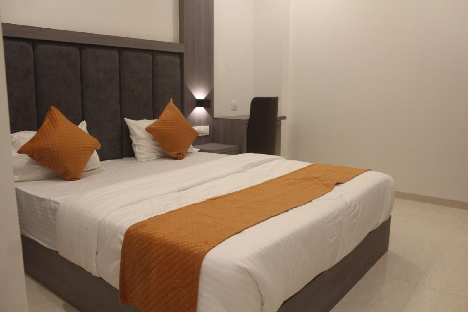Hotel Metro Inn Mumbai Bagian luar foto