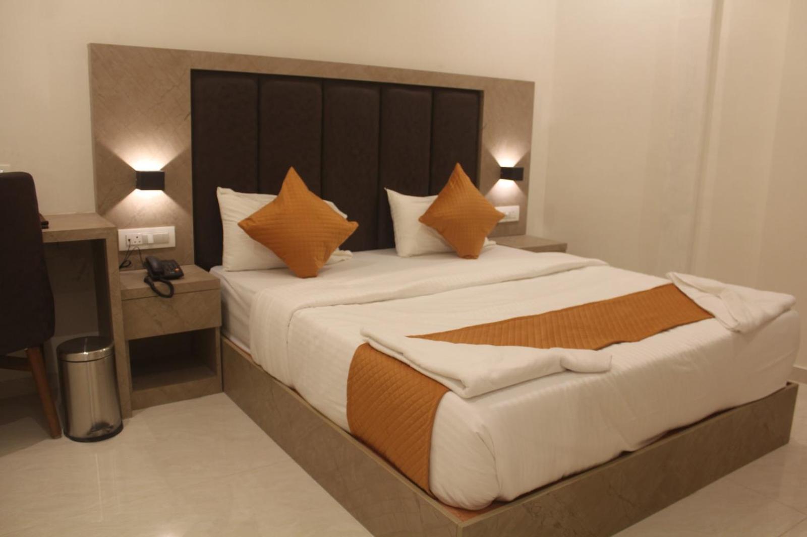 Hotel Metro Inn Mumbai Bagian luar foto