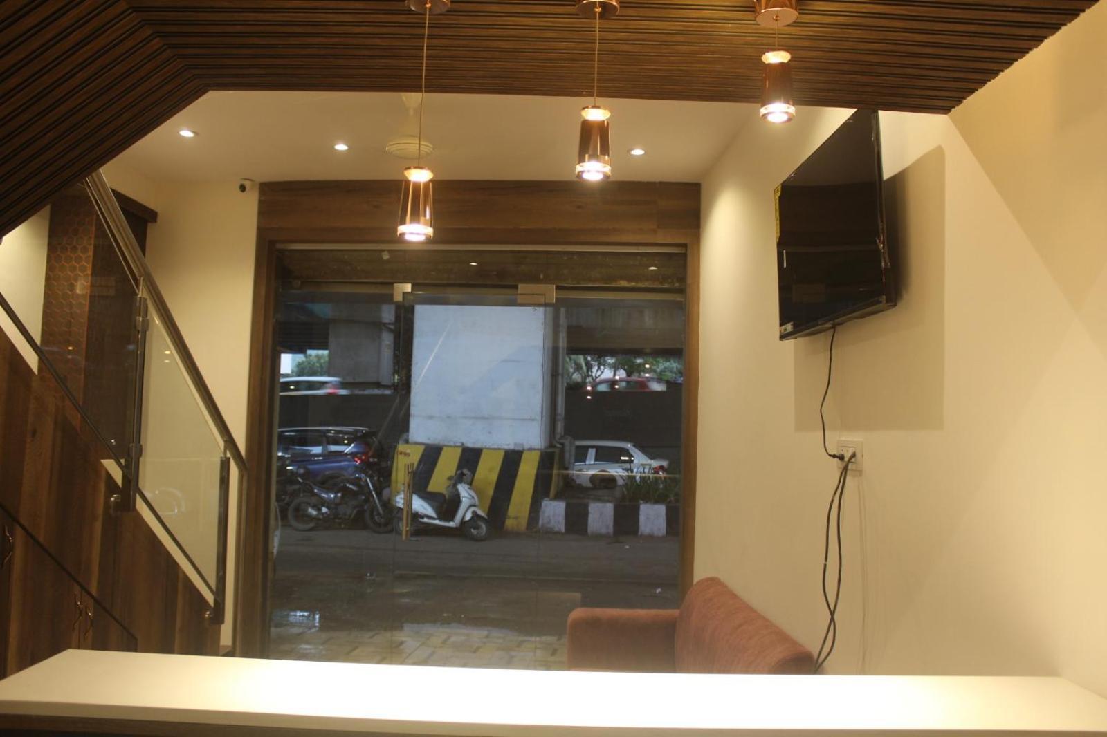 Hotel Metro Inn Mumbai Bagian luar foto