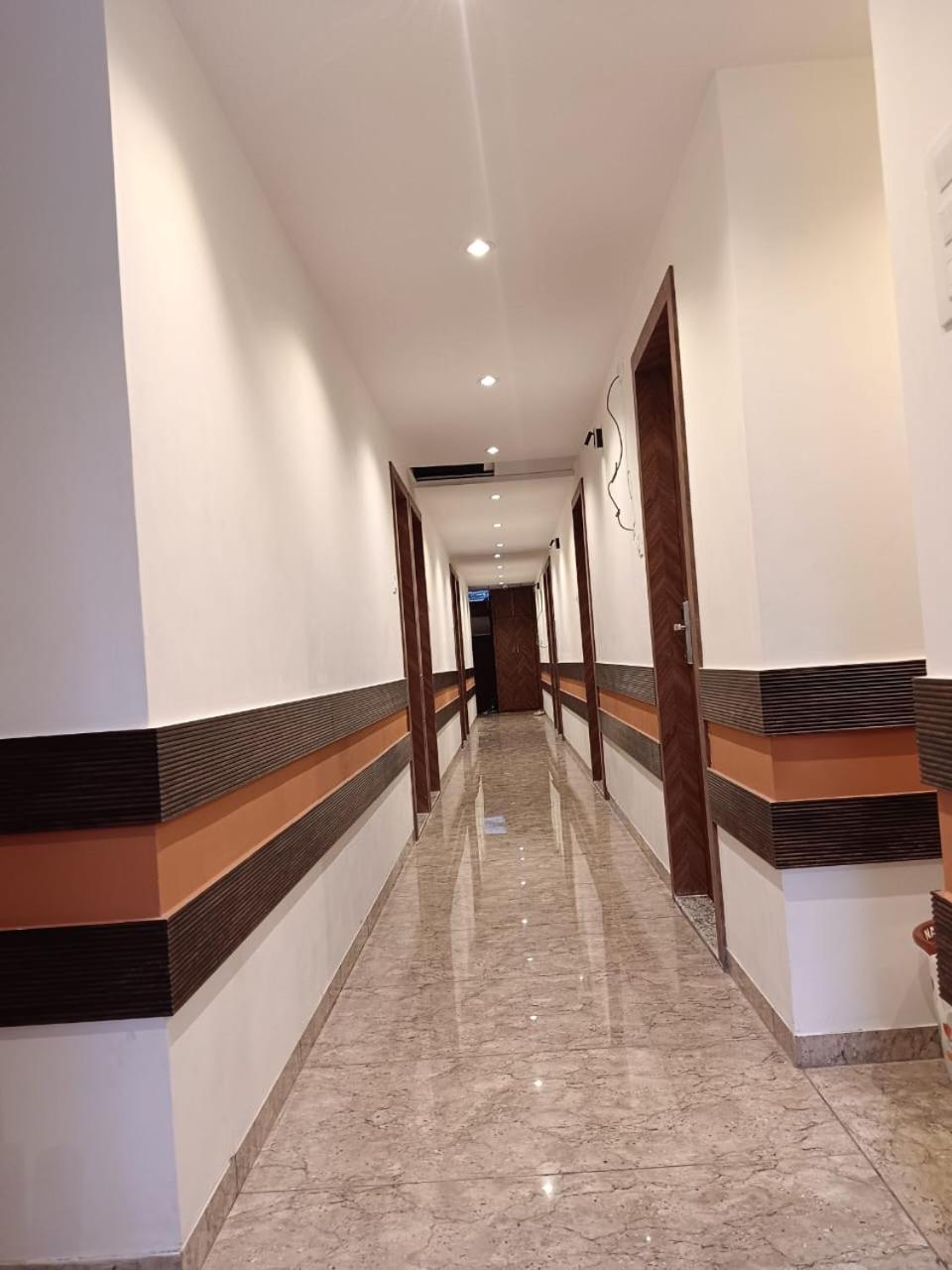 Hotel Metro Inn Mumbai Bagian luar foto