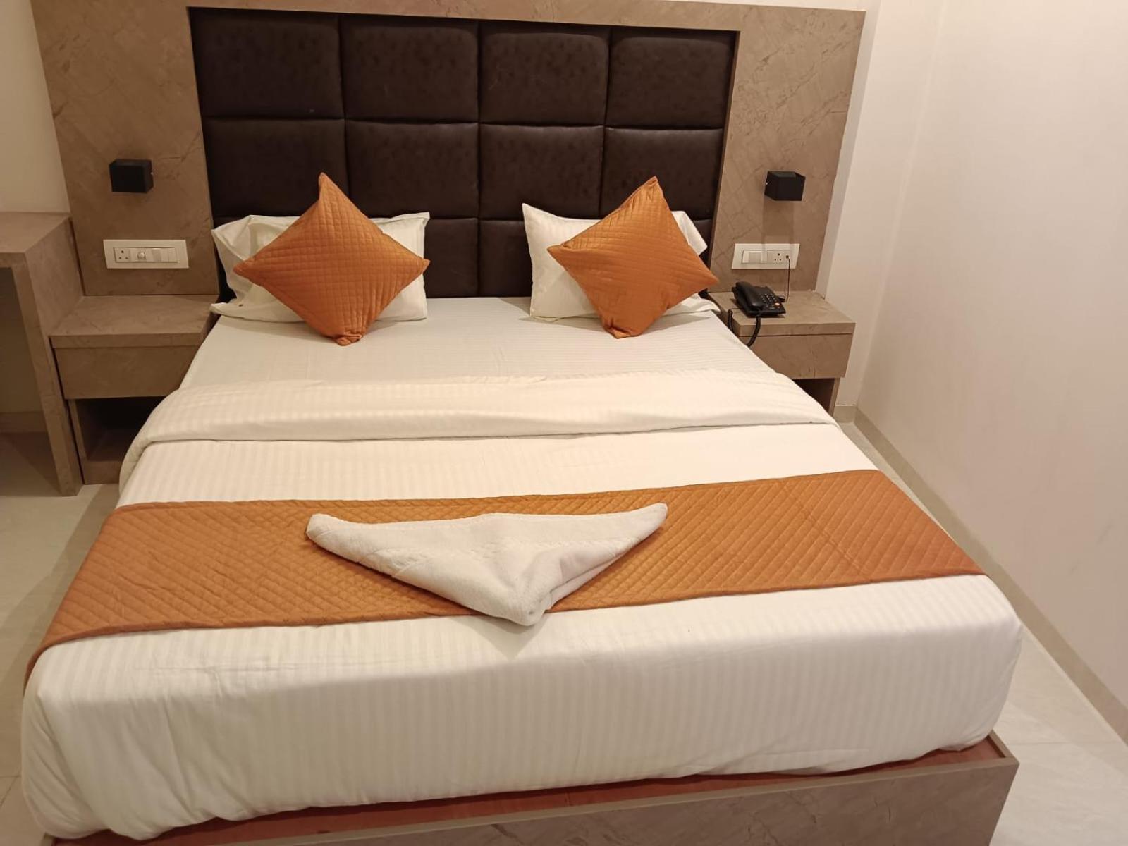 Hotel Metro Inn Mumbai Bagian luar foto