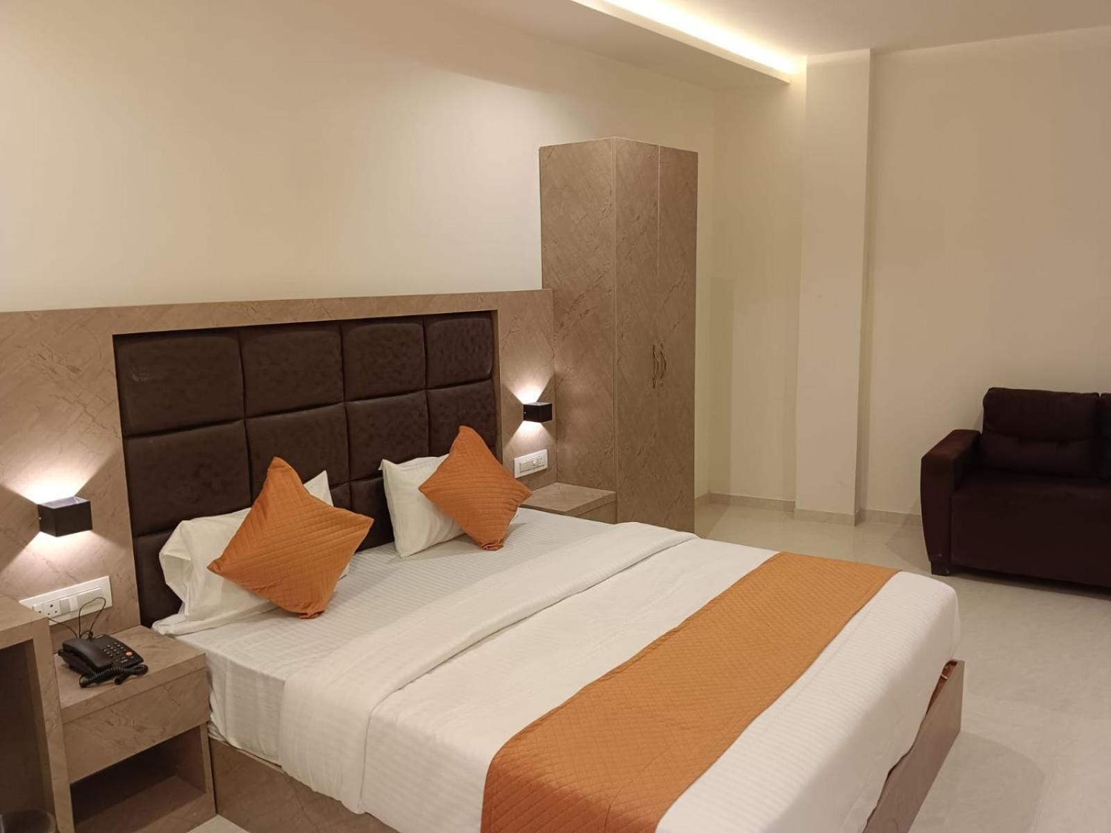 Hotel Metro Inn Mumbai Bagian luar foto