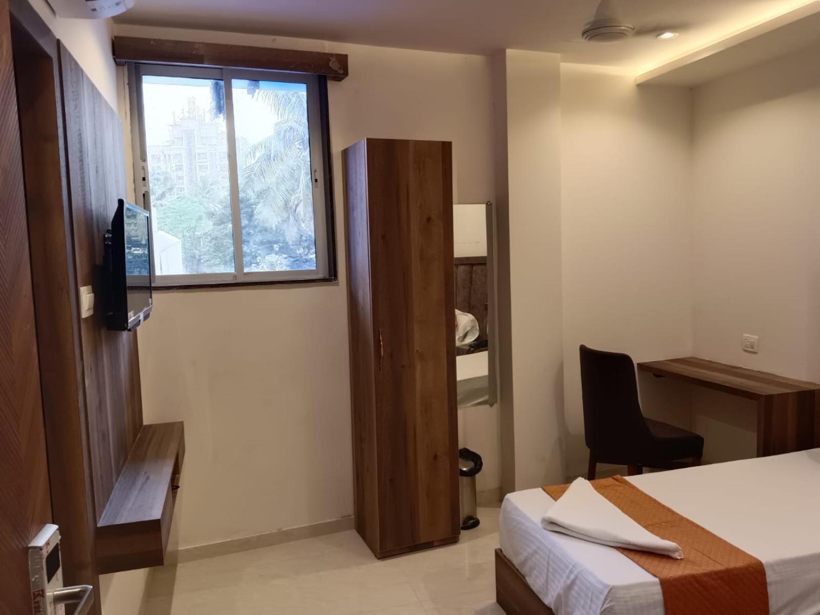 Hotel Metro Inn Mumbai Bagian luar foto