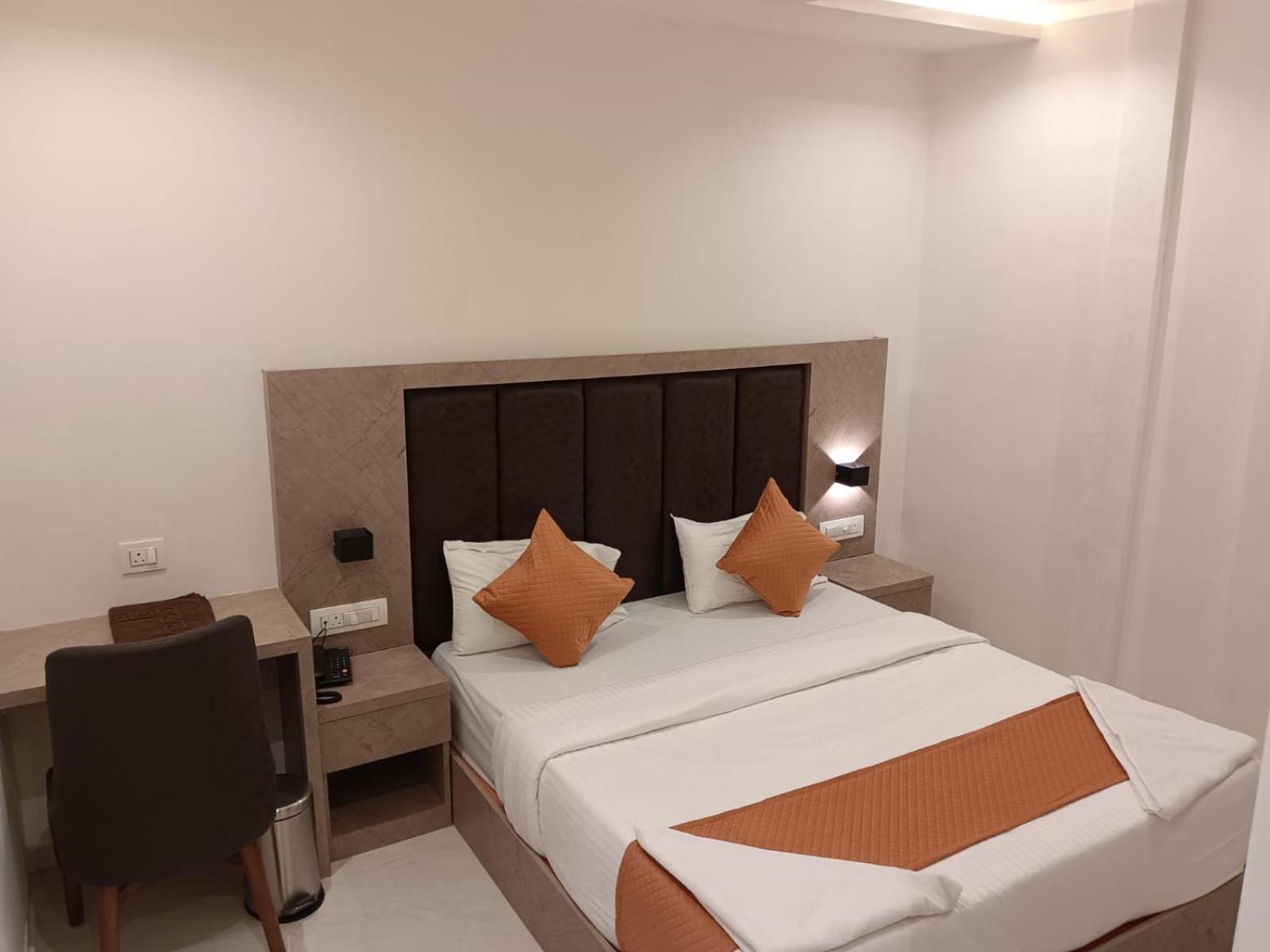 Hotel Metro Inn Mumbai Bagian luar foto