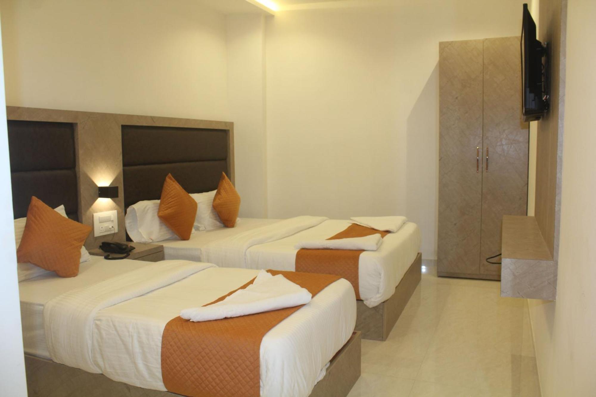 Hotel Metro Inn Mumbai Bagian luar foto