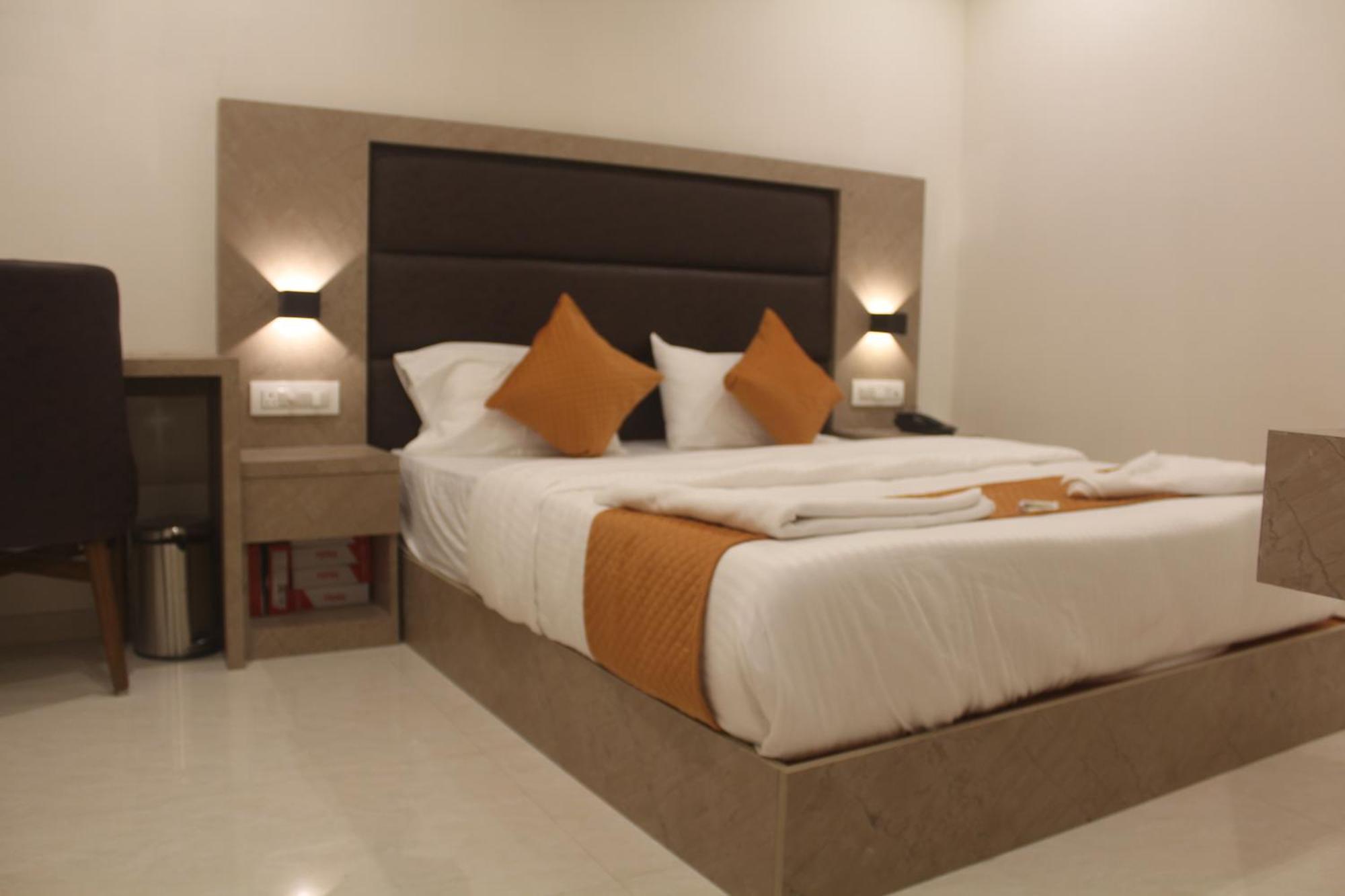Hotel Metro Inn Mumbai Bagian luar foto