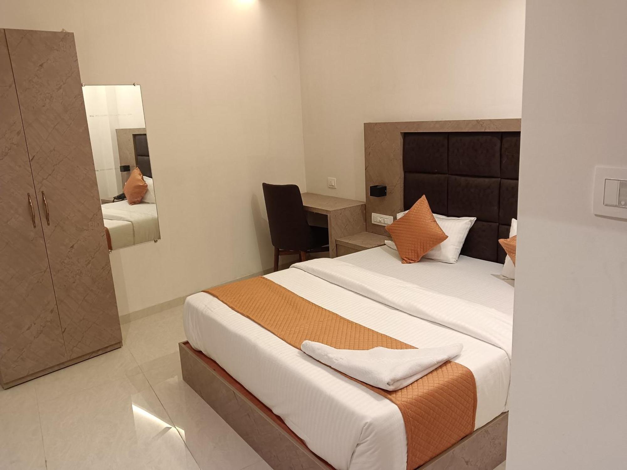 Hotel Metro Inn Mumbai Bagian luar foto